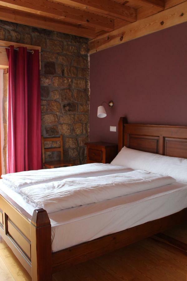 Hostal La casa de la Petra Quintanar de la Sierra Exterior foto