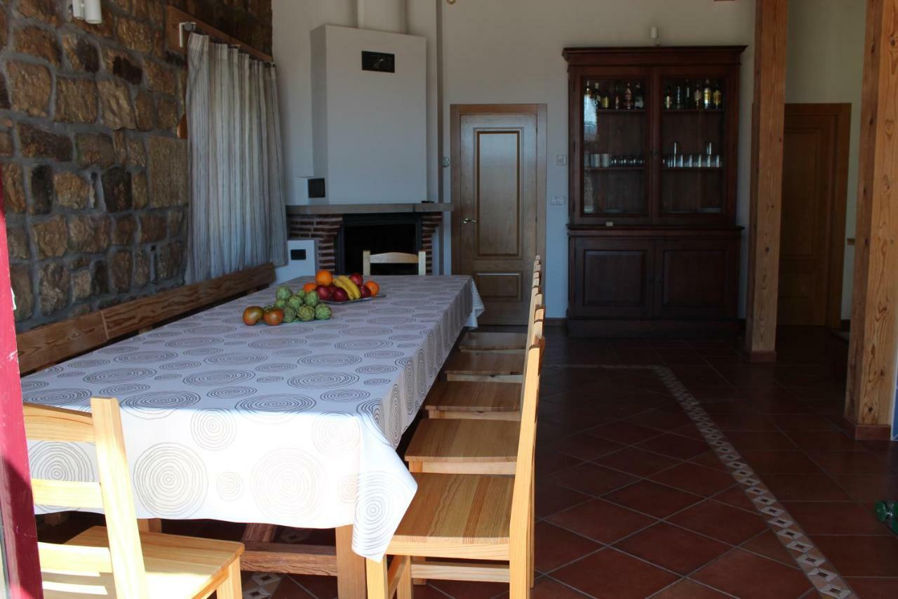 Hostal La casa de la Petra Quintanar de la Sierra Exterior foto