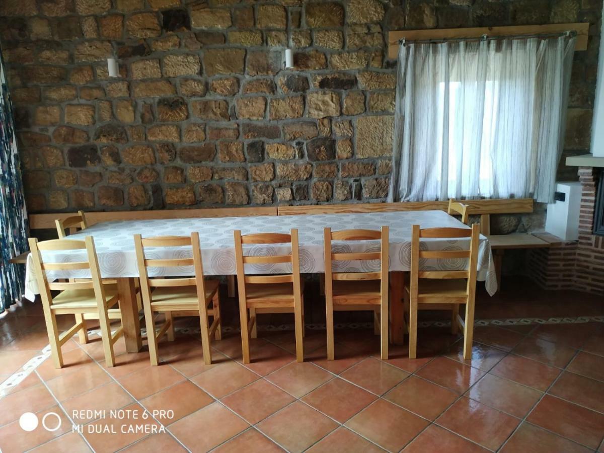 Hostal La casa de la Petra Quintanar de la Sierra Exterior foto